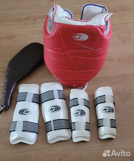 Защитная форма для тхэквондо