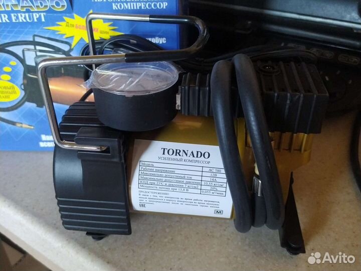 Компрессор для подкачки колес. Автомобильный