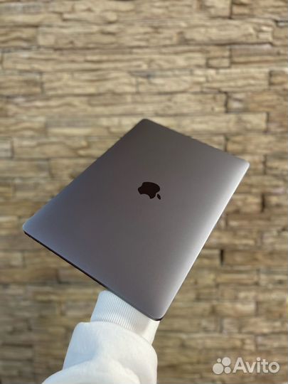 Macbook pro 2017 (акт.2020)