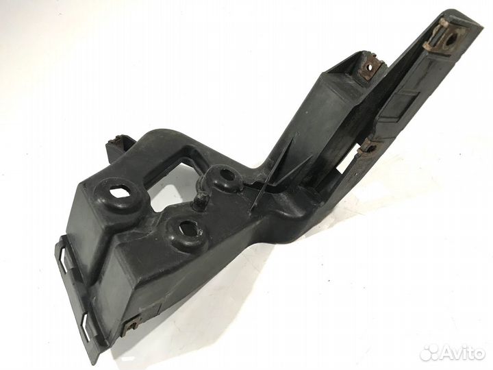 Кронштейн порога левый Audi A8 D3