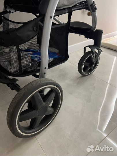 Коляска всесезонная