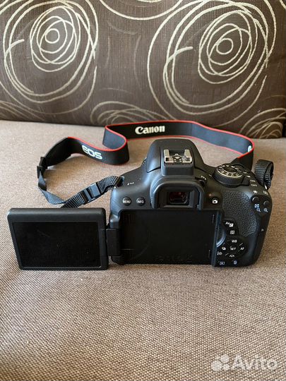 Зеркальный фотоаппарат canon 750D