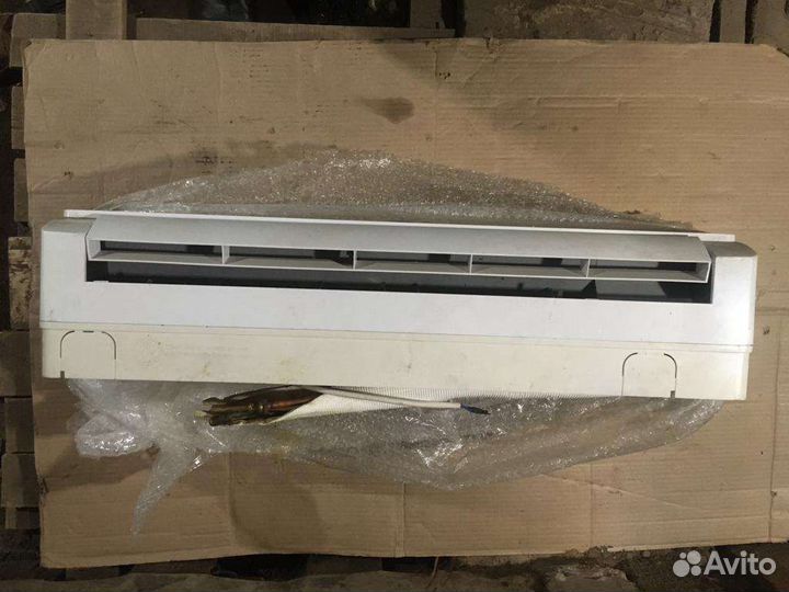 Кондиционер Whirlpool AMD 301