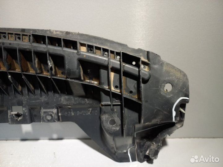 Пыльник передний Toyota Auris 2011