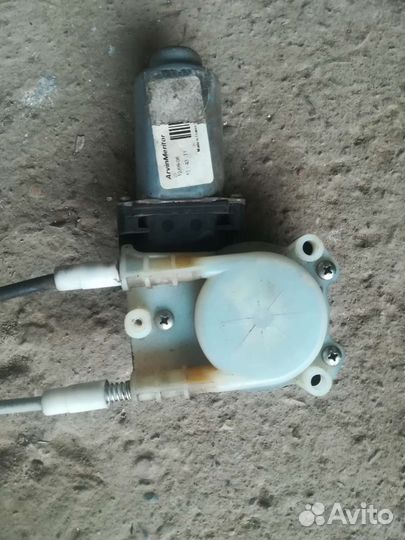 Стеклоподъемник передний правый Renault Megane 2