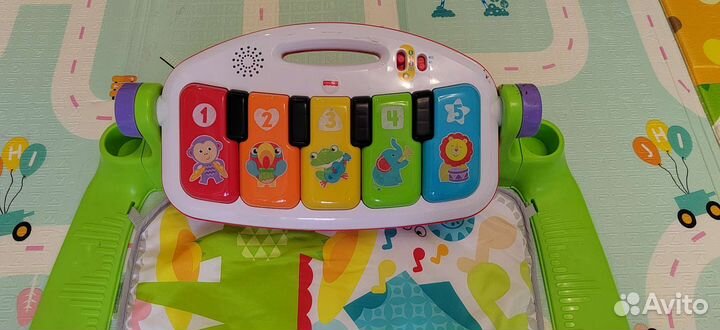 Развивающий коврик fisher price с пианино