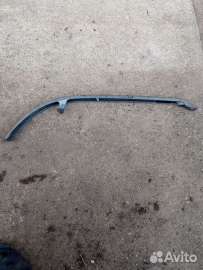 Audi 80 B4 Усик передней правой фары