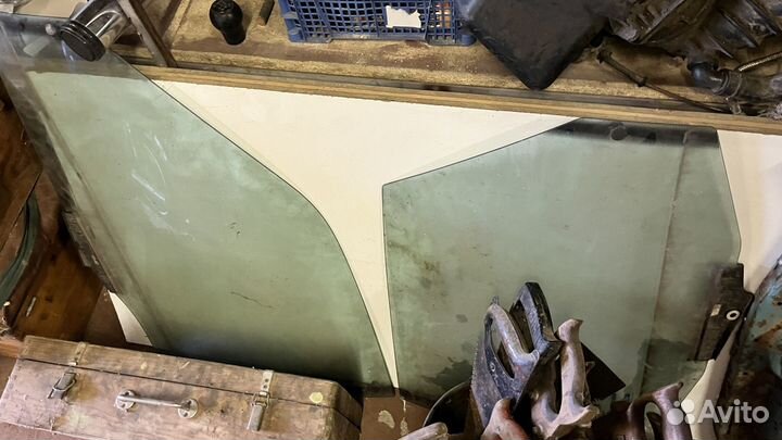 Стекло заднее Ауди 100 Quattro