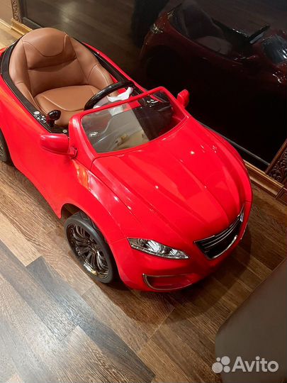 Детский электромобиль