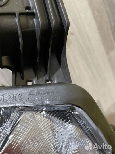 Фара правая на Suzuki Vitara 14-24 галоген новая