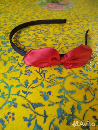 Ободок с красным бантиком