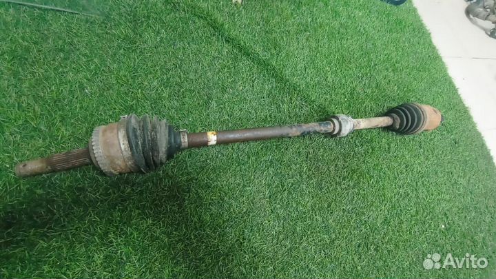 Полуось (привод) передний правый Nissan Almera
