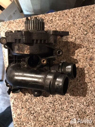 Помпа, термостат Шкода Суперб