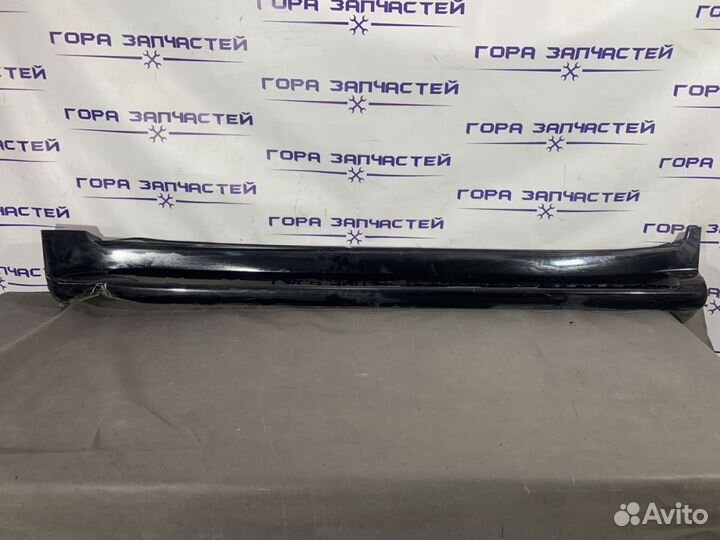 Накладка на подножку левая LC 200 / LX