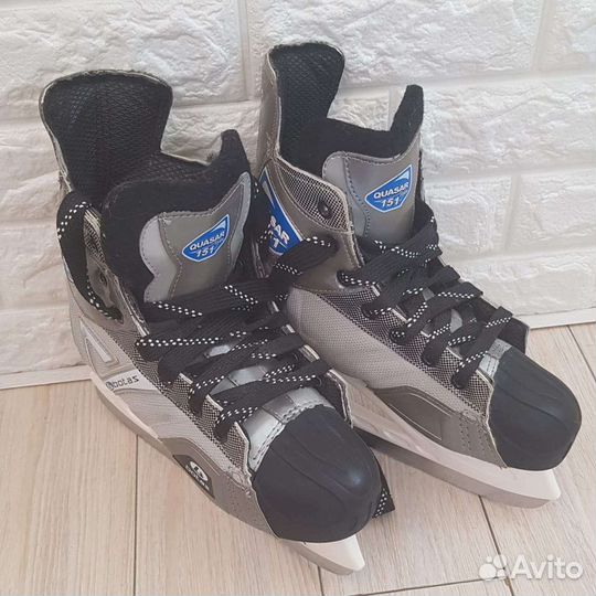 Коньки хоккейные