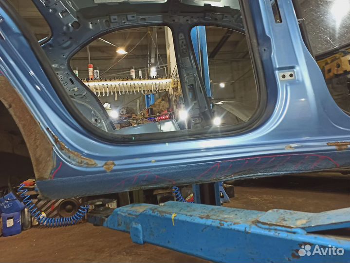 Порог со стойкой правый Skoda Rapid (NH3)