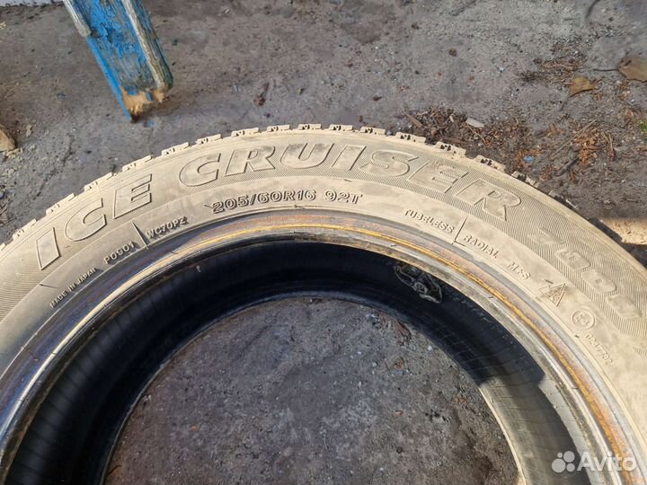 Bridgestone Ice Cruiser 7000 16/180 R16