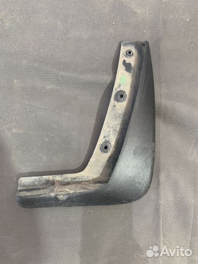 Брызговик задний правый Nissan Murano 788125BF0A