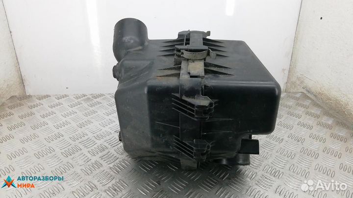 Корпус воздушного фильтра Toyota RAV4 3 (XA30)