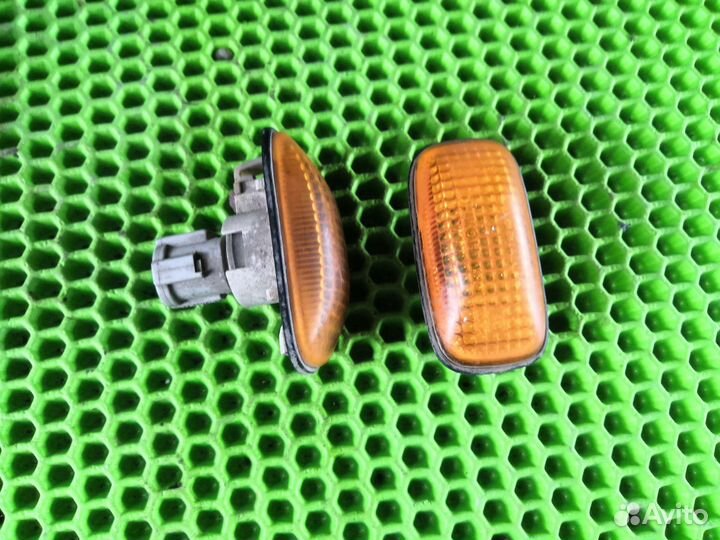 Повторитель поворота Ниссан Максима А32