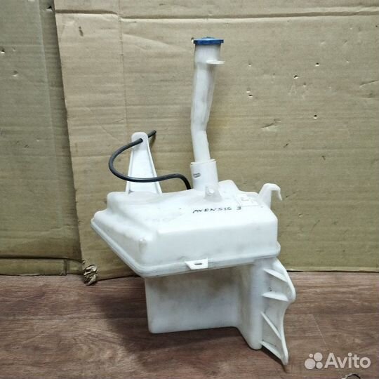 Бачок омывателя Toyota Avensis T270 2013
