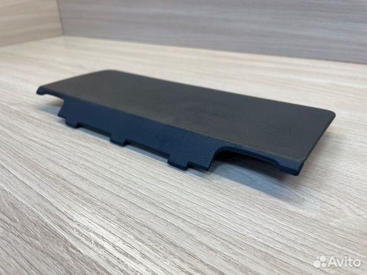 Крышка блока предохранителей салона Volkswagen