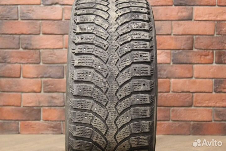 Bridgestone Blizzak Spike-01 225/50 R17