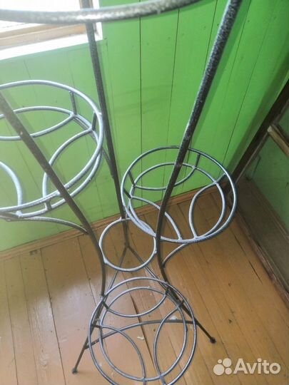 Подставка для цветов напольная металлическая