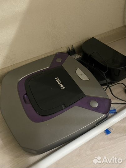 Робот пылесос philips