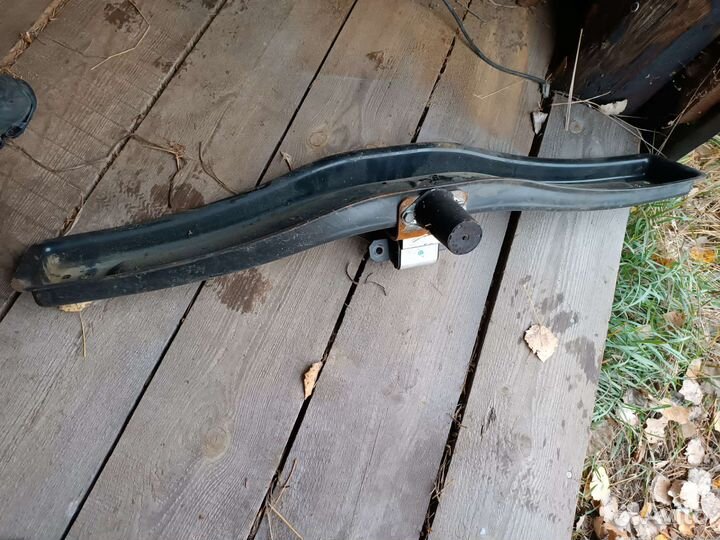 Траверса кпп mercedes Sprinter 903 904 909