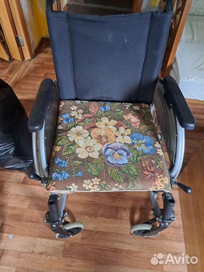 Инвалидная коляска складная бу