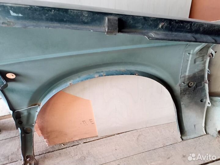 Крылья передние Dodge Caravan 2