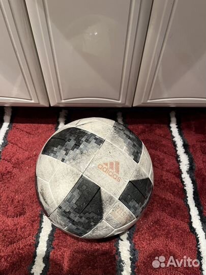 Футбольный мяч adidas telstar