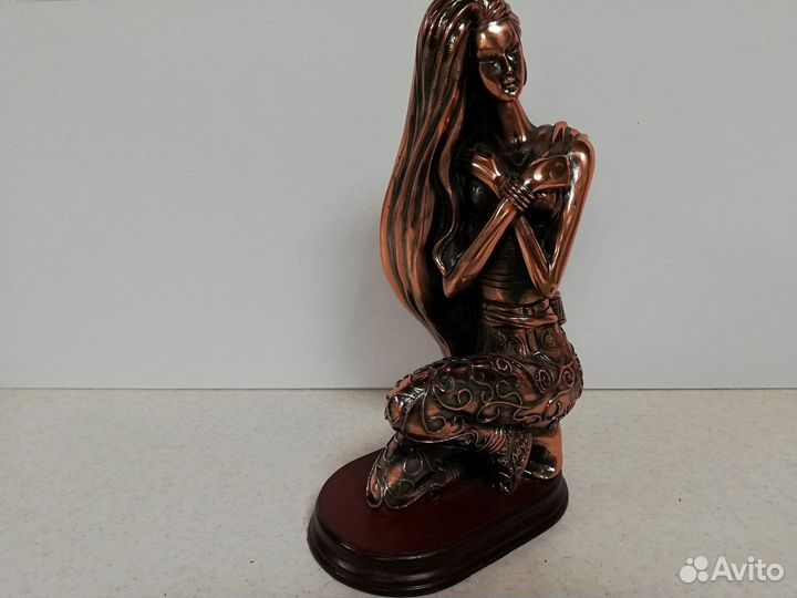 Статуэтка большая фигура 