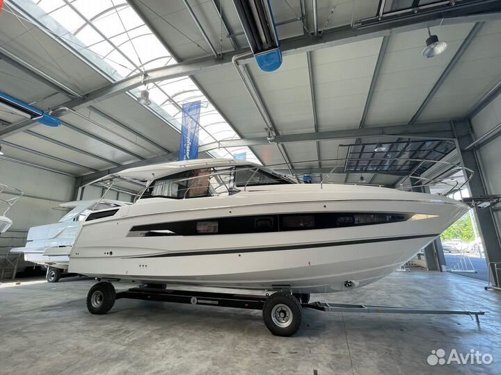 Моторная лодка Jeanneau NC 37 2024