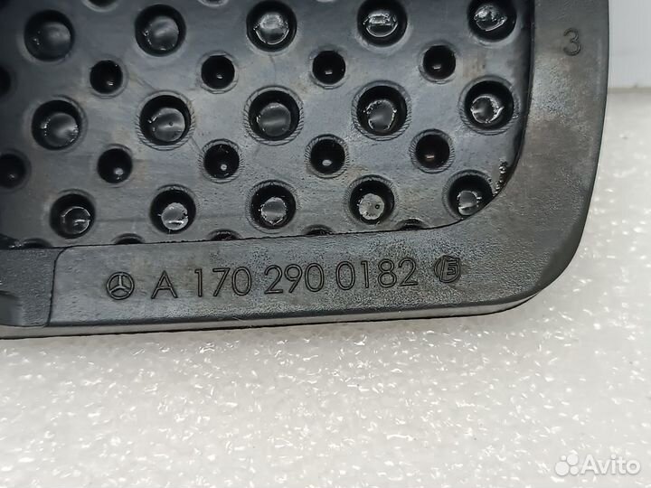 Накладка на педаль тормоза Mercedes-Benz W176