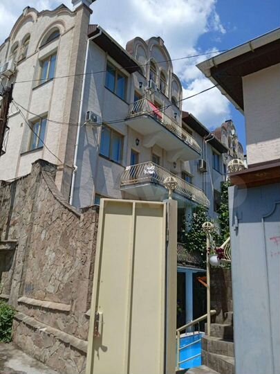 Дом 450 м² на участке 2 сот.