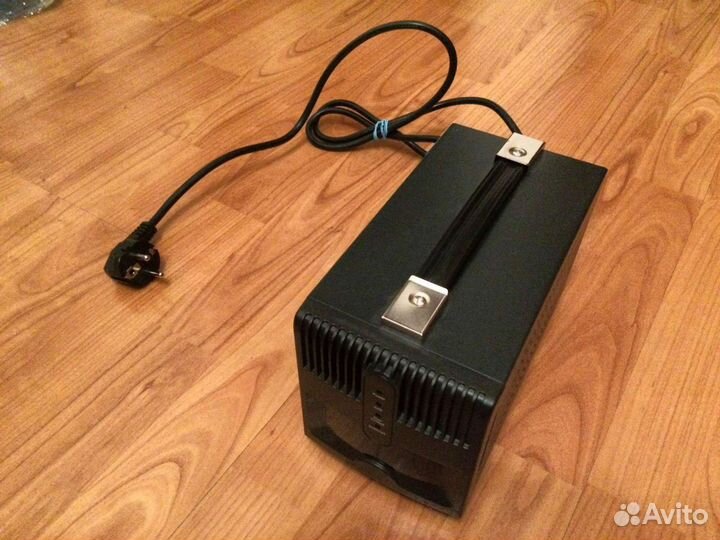 Стабилизатор напряжения Ippon AVR-2000