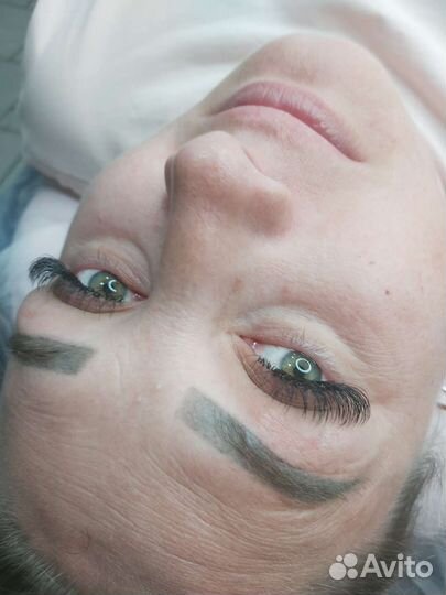 Наращивание ресниц модели