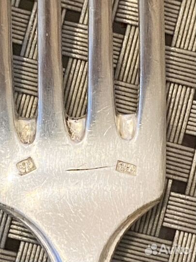 Вилка серебряная