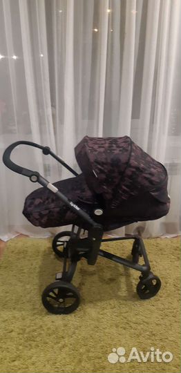 Коляска 2 в 1 универсальная,в отличном состоянии
