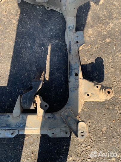 Подрамник передний передний Opel Astra H хетчбэк