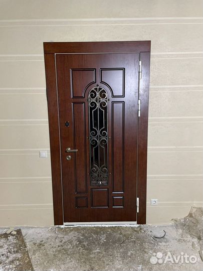 Входная дверь новая в Москве