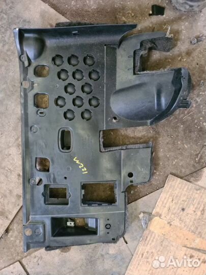 Накладка в салоне Mercedes-Benz S-Klass седан