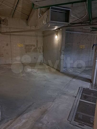 Машиноместо, > 30 м²