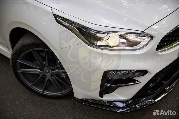 Накладка переднего бампера Kia Cerato 4