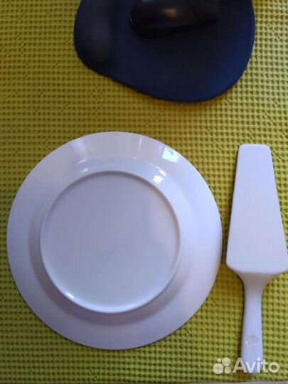 Блюдо с лопаткой