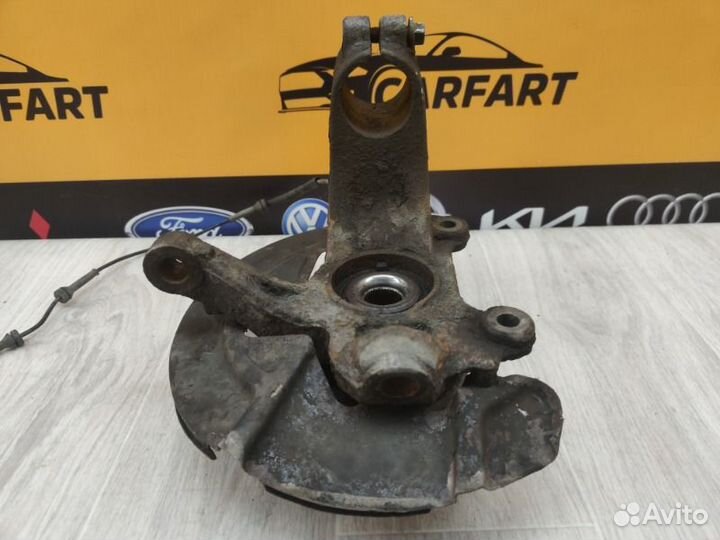 Кулак передний левый Land Rover Freelander 2 L359