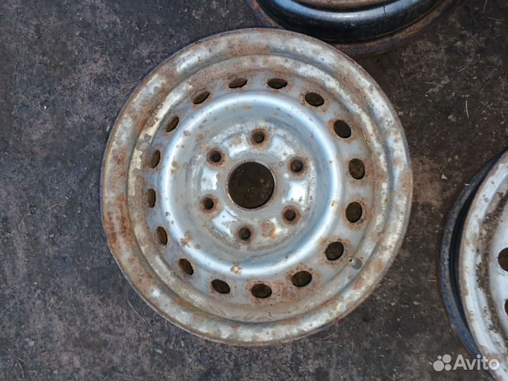 Диск колесный Toyota Hiace 1999г дельфин