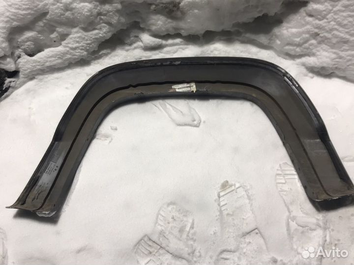 2HH853818 накладка заднего правого крыла амарок